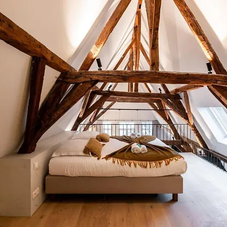 Lägenhet Huswell - City-view Loft With Wooden Beams And Mezzanine *